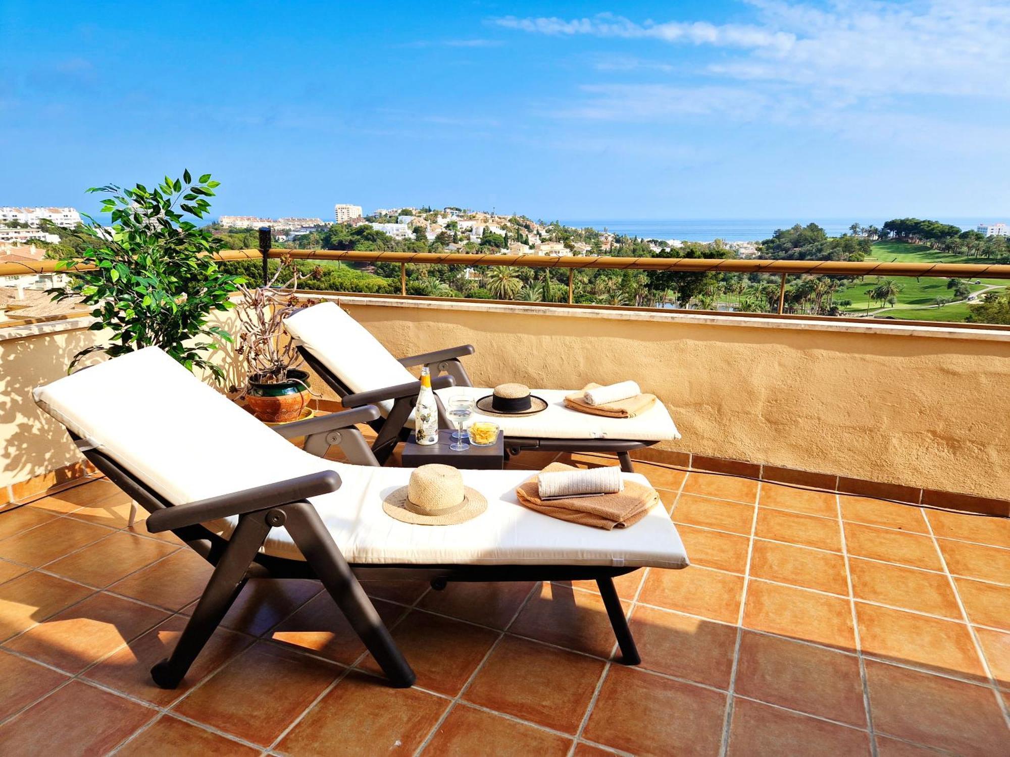 Penthouse Benalvistas Torregolf Seaview Apartment Беналмадена Екстериор снимка